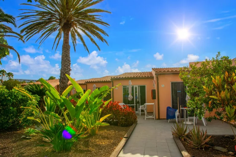Tropical La Zona – Gay Bungalows