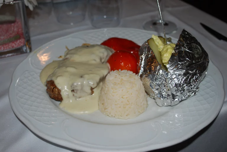 Restaurante Tropicana Steak House & Pizzeria
