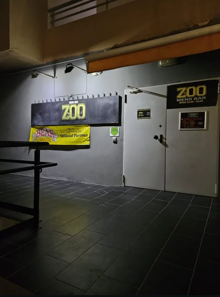 Zoo Mens Bar
